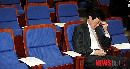 유승민 사퇴.jpg