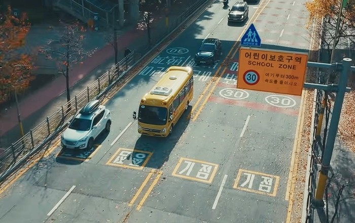 현대차·기아, 장애물 너머까지 파악하는 주행 안전 기술 '비전 펄스' 공개 (영상)