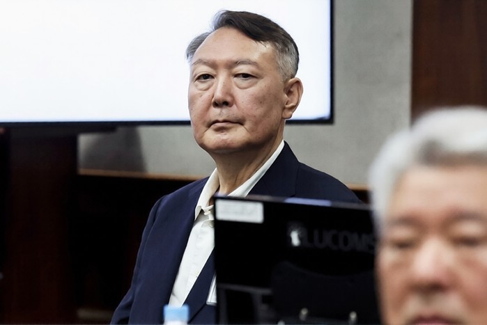 윤석열 전 대통령, 1심 '무기징역'…'국헌문란 목적'과 폭동에 부합