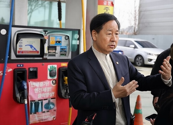 주유소 기름 가격 추가로 올라…유가 상승 폭은 전날보다 눈에 띄게 줄어