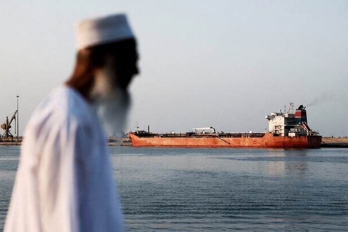 초대형 유조선 3척, 호르무즈 해협 통과해 페르시아만 외곽 진출 확인