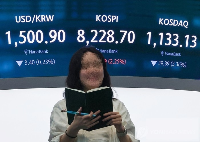 코스피, 사상 첫 8,200선 돌파…장중 8,400선 '터치' 후 마감