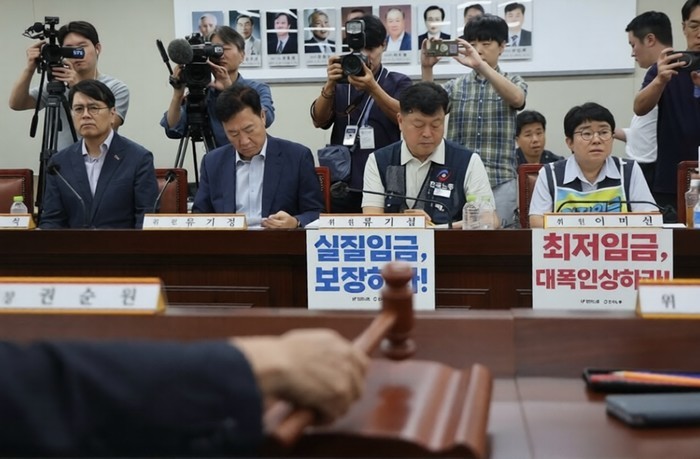 내년 최저임금, 시간당 1만700원 확정… 3년 만에 3%대 인상, 노사 양측 불만 여전