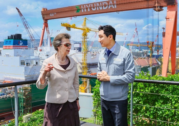 영국 왕실 앤 공주, 방한 일정 중 HD현대중공업 방문