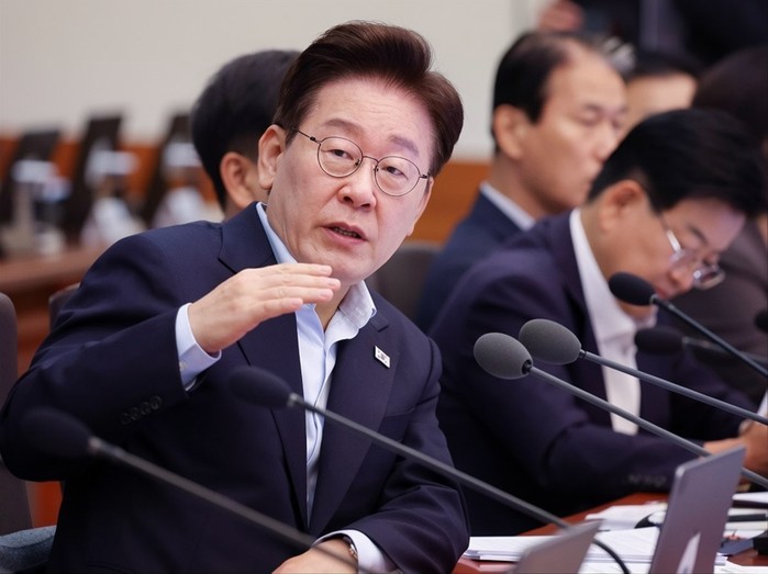 李대통령, "영업이익 성과급·신공장 건설, 노동쟁의 대상 아냐"…행정부 적극 역할 주문