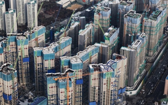 5년 새 건설기업 이익률, 4.2%에서 2.3%로 '반토막'…수익성·안정성 '빨간불'
