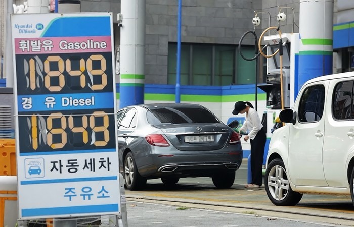 '중동 불안 여전'…정부, 9차 석유 최고가격 동결 "휘발유, 리터당 1천784원 유지"